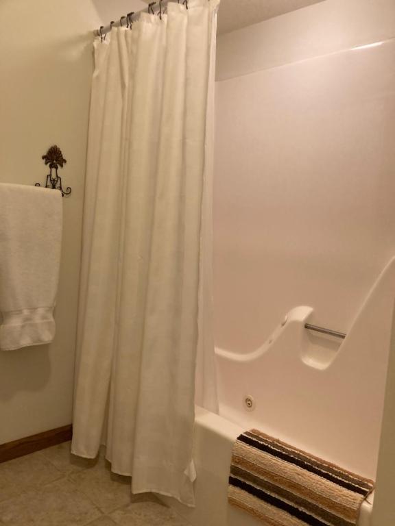 Oak Valley Inn and Suites