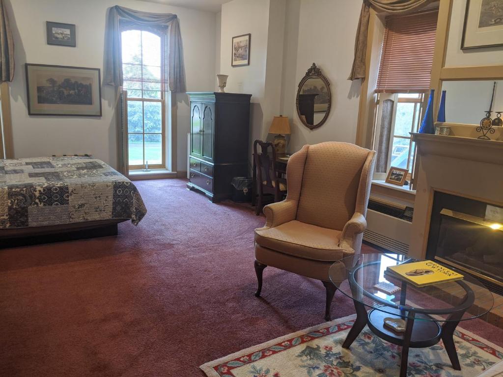 Oak Valley Inn and Suites - Image 8