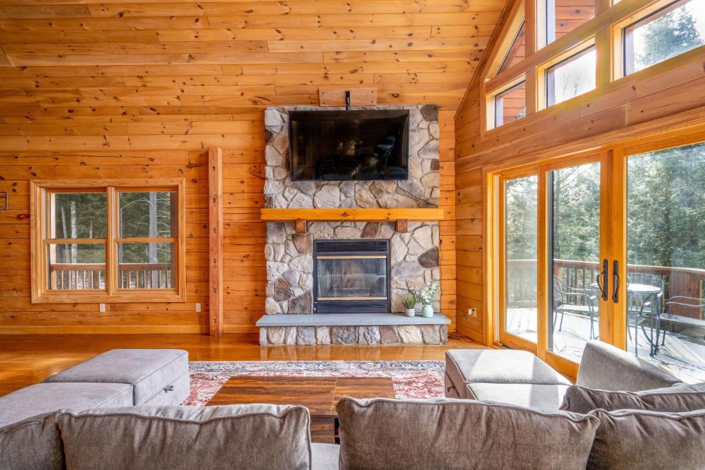 Beautiful Chalet, mins to Hunter/Windham slopes - Image 5