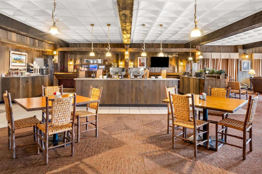 Best Western Adirondack Inn - Image 4