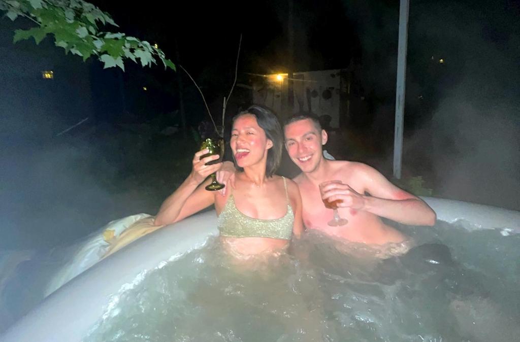 Hot Tub (Jacuzzi) - Photo 3