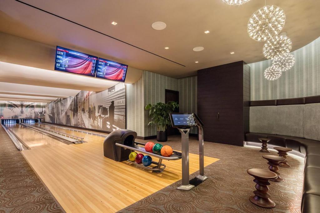 HIGH luxury in Manhattan by Unique Stays - Gym & Pool - Image 8