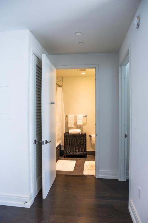 HIGH luxury in Manhattan by Unique Stays - Gym & Pool