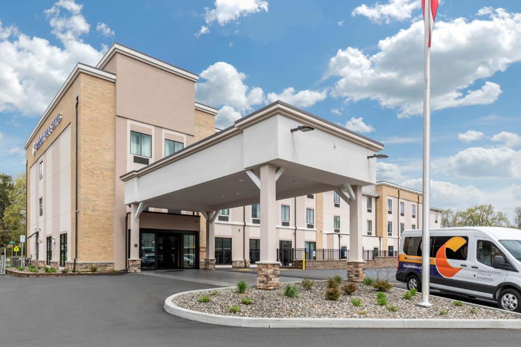 Comfort Inn & Suites Schenectady - Scotia - Image 7