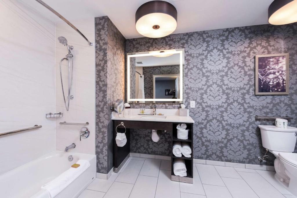 DoubleTree by Hilton Utica