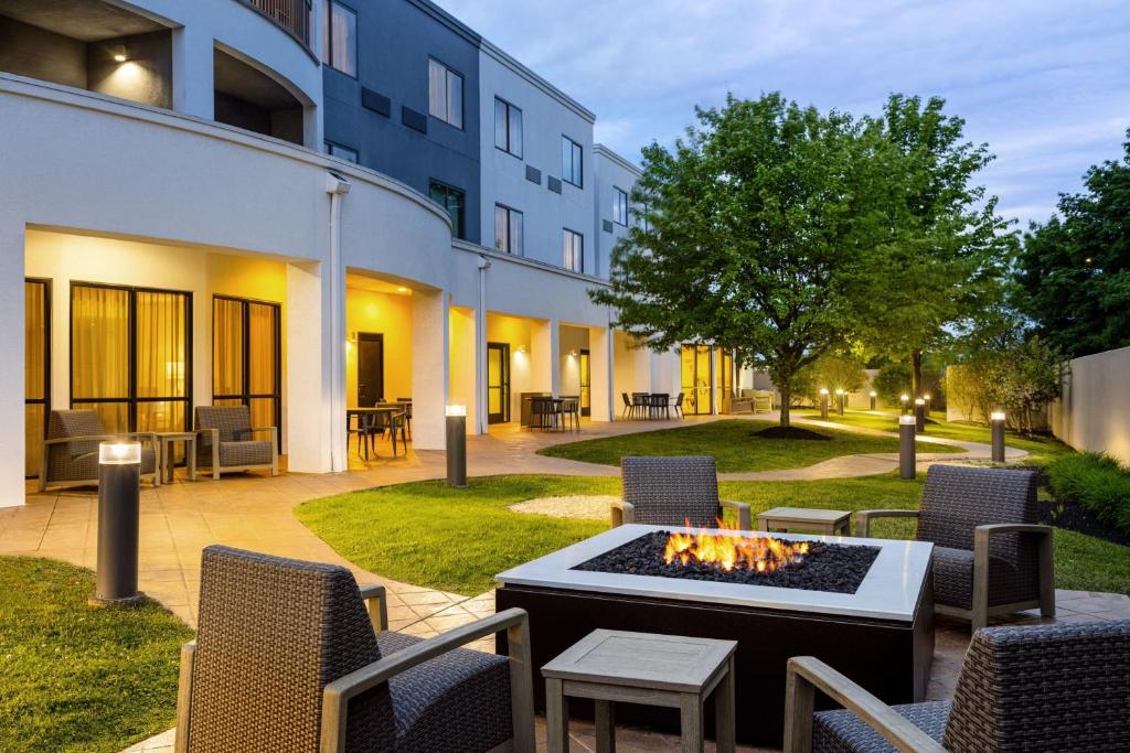 Courtyard by Marriott Kingston - Image 7