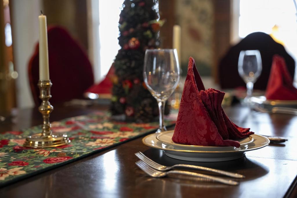 Gould Swaby Mansion - Image 5