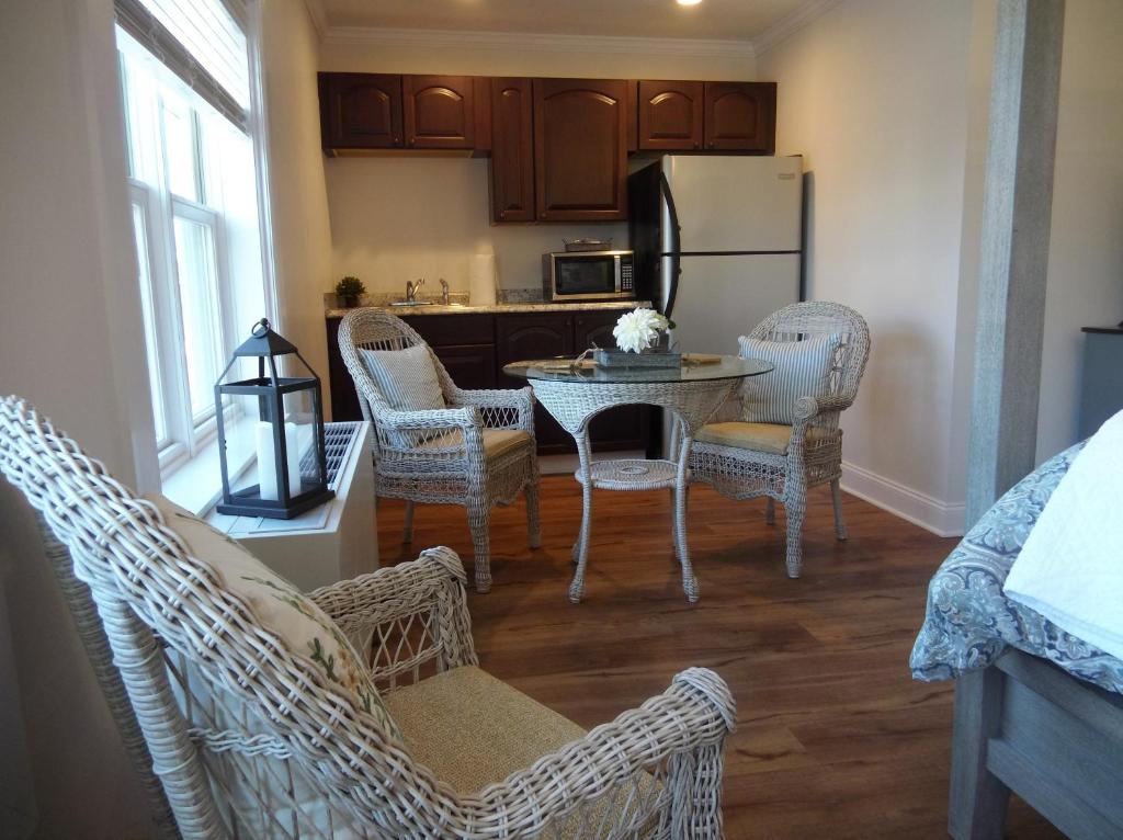 Harbor House Inn - Image 4