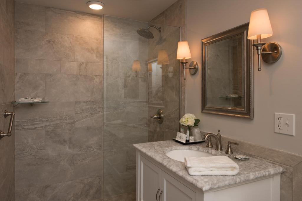 Harbor House Inn - Image 8