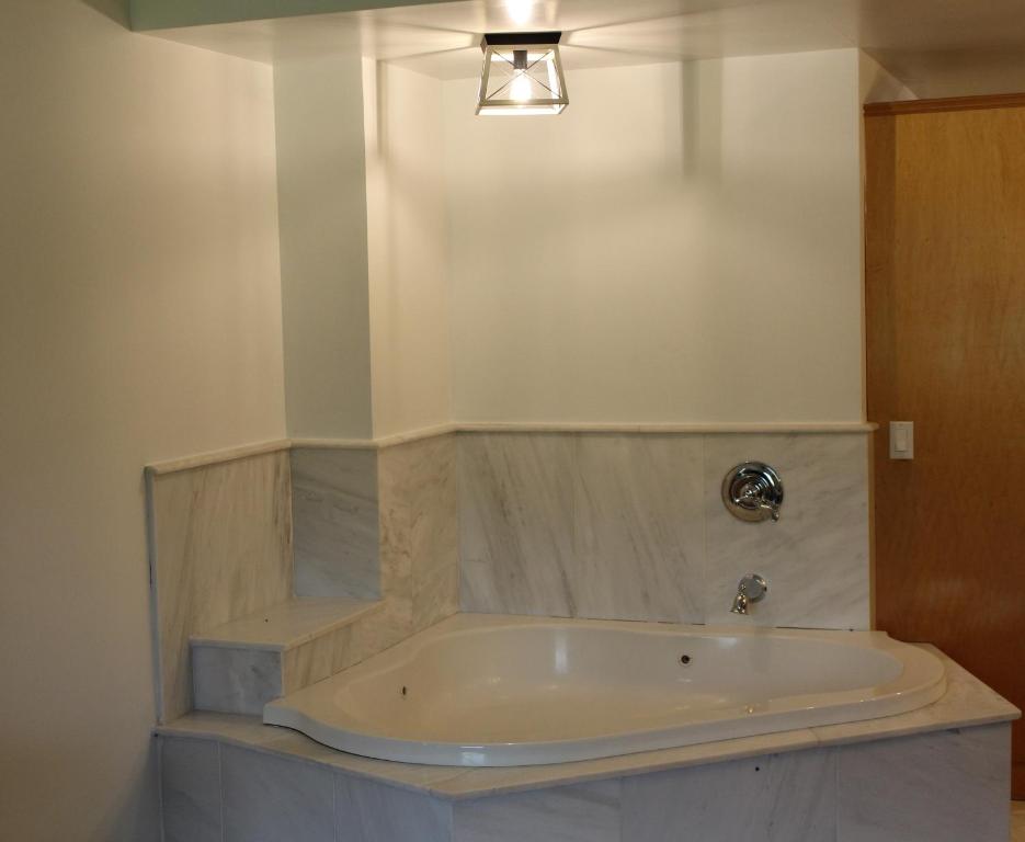 Catskill Seasons Inn