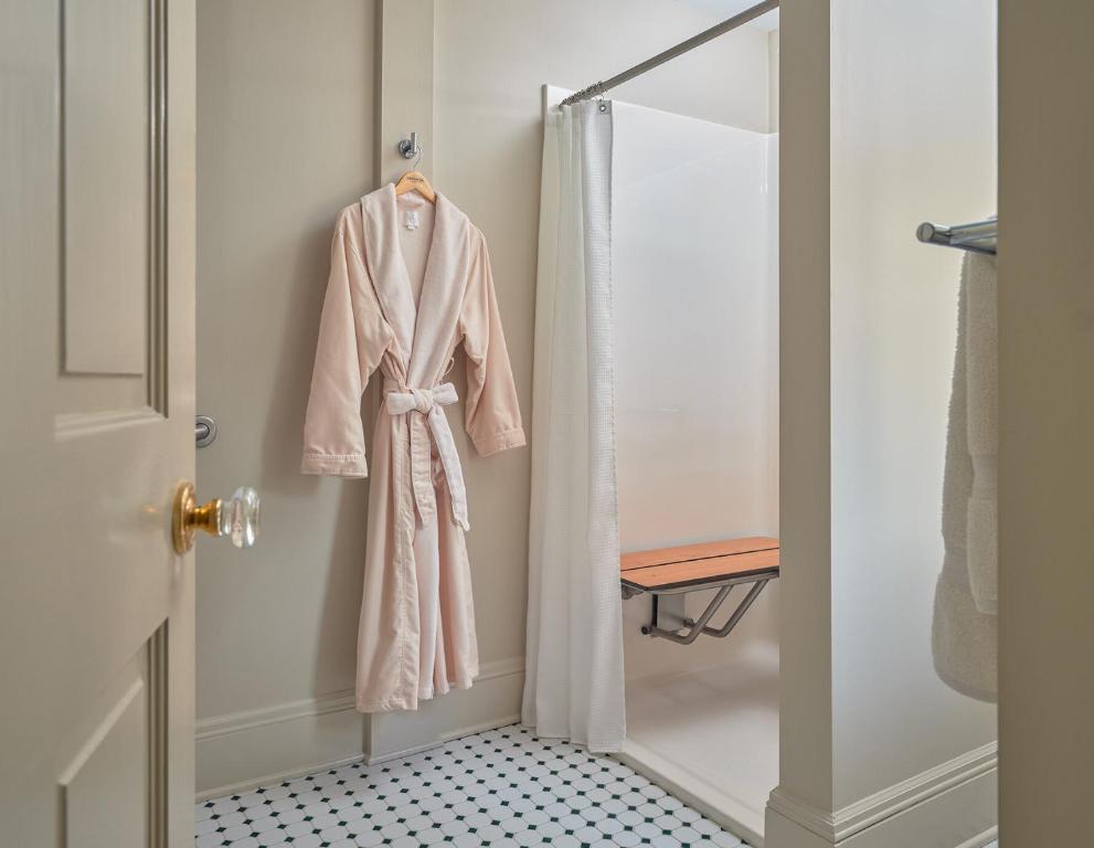 Landmark Inn - Image 8