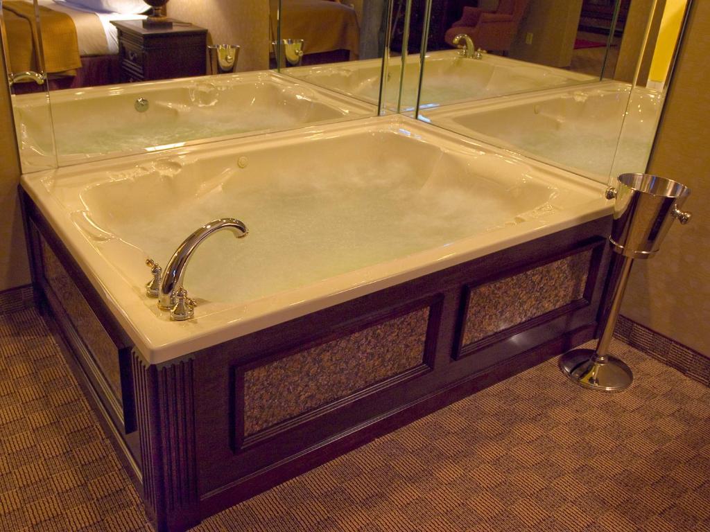 Bathtub - Photo 4