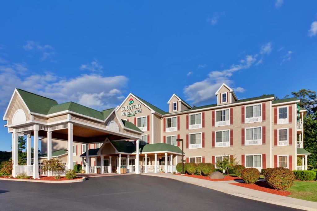 Country Inn & Suites by Radisson, Queensbury - Lake George , NY - Image 4