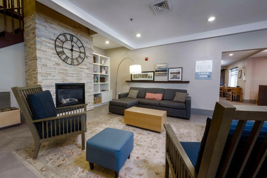 Country Inn & Suites by Radisson, Queensbury - Lake George , NY - Image 7