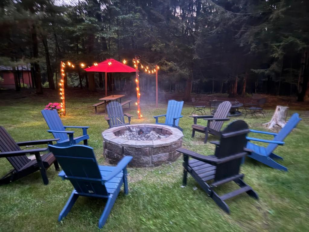 Bethel Escape Hot Tub 4 beds Game Room and Fire pit Fully Stocked Kitchen - Image 7