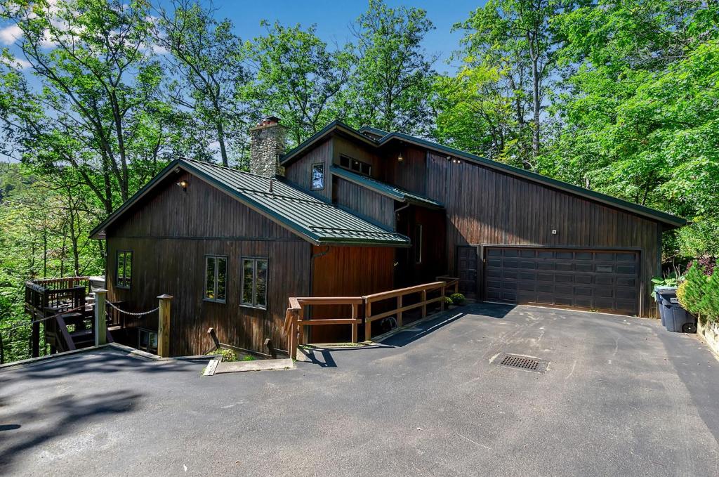 Hot Tub (Jacuzzi) - Photo 3