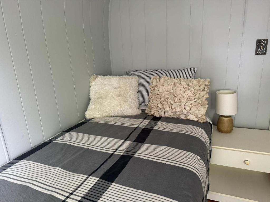 Great value&Quiet Green Suite - Image 6