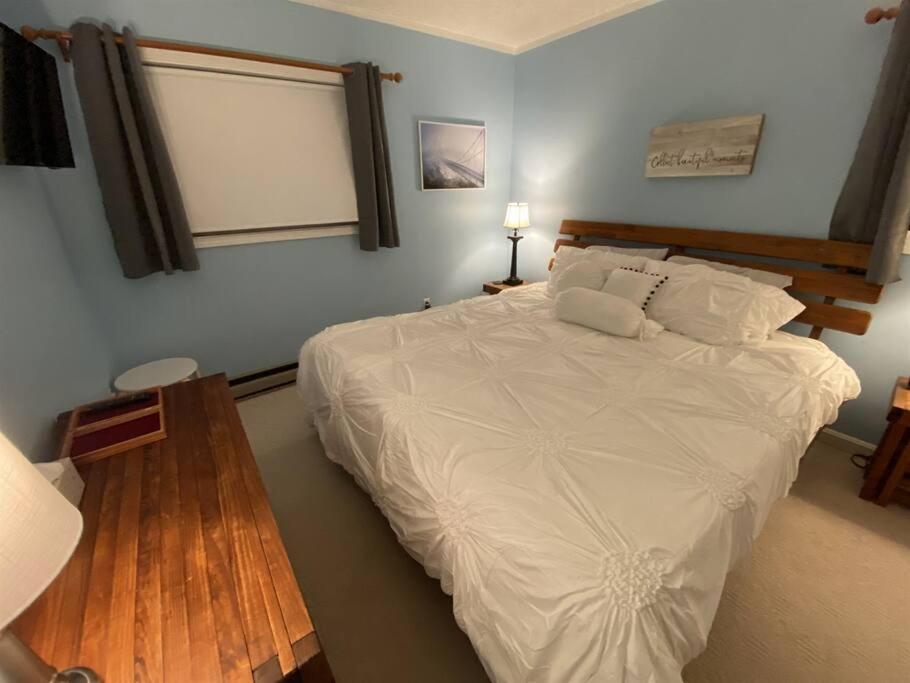 APPresSki - 5 bed Ski in Ski out - 50 Steps to Ski Sugar Mountain Slopes - Image 7