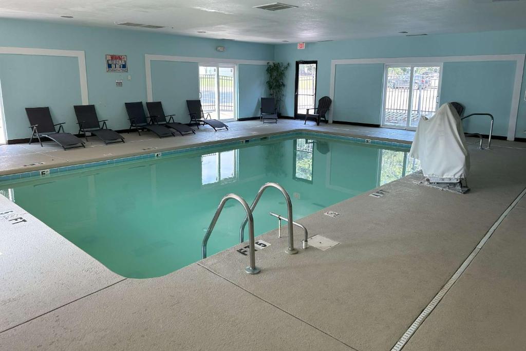 Sleep Inn Wilson near I-95 - Image 4