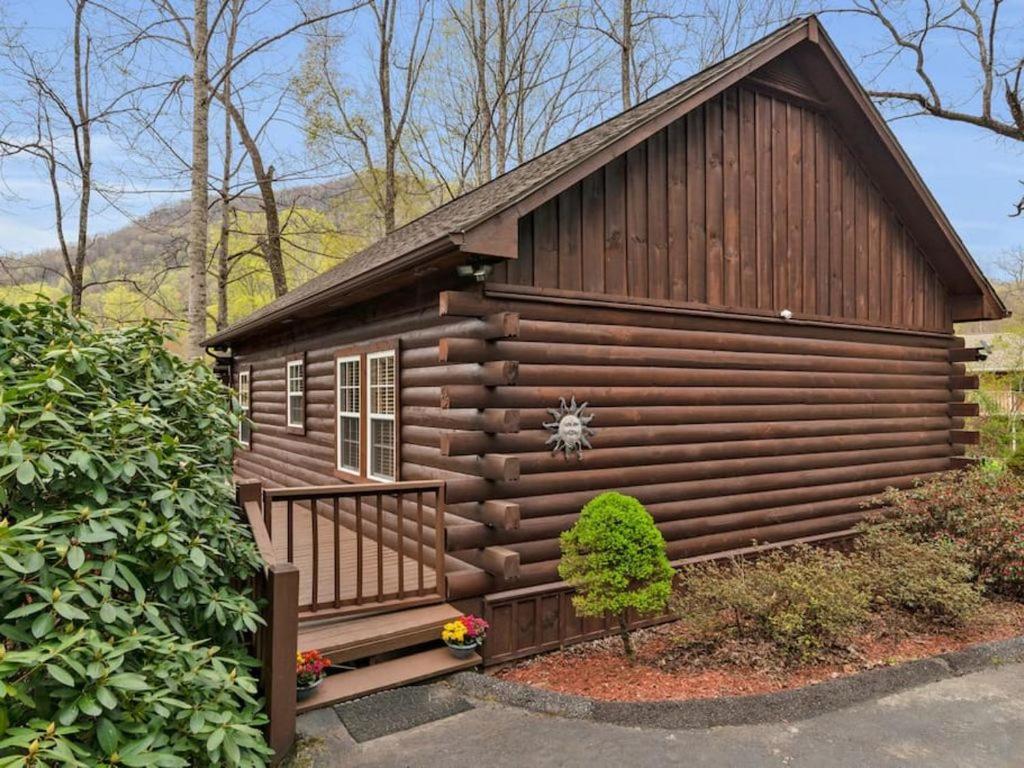 Soco Serene Cabin in the Heart of Maggie Valley - Image 6