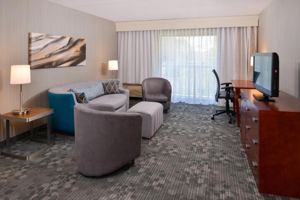 Courtyard by Marriott Charlotte Gastonia - Image 5