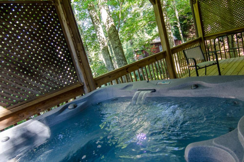 Hot Tub (Jacuzzi) - Photo 5