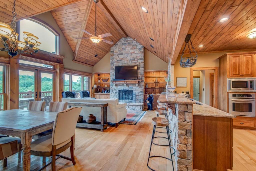 Birds Nest on Sugar Mountain - Image 7