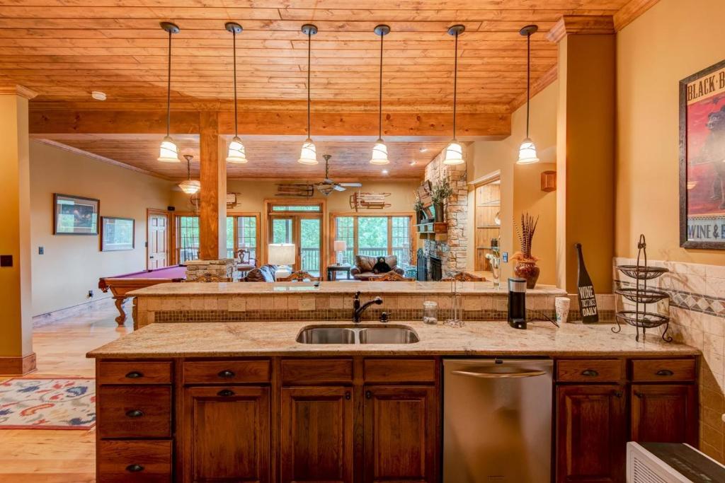 Birds Nest on Sugar Mountain - Image 6