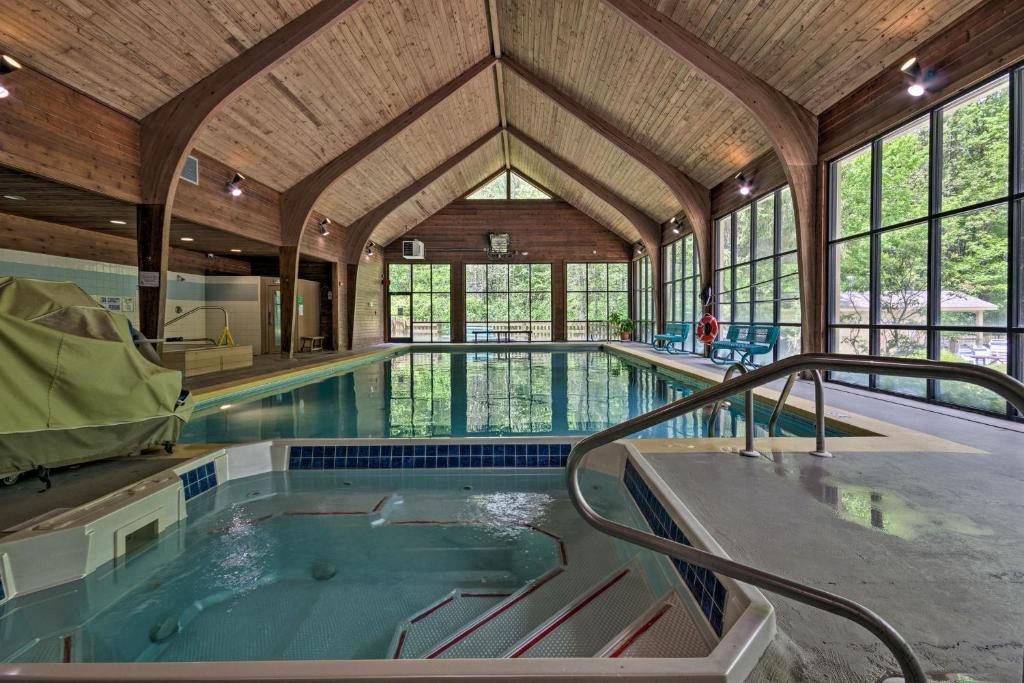 Hot Tub (Jacuzzi) - Photo 2