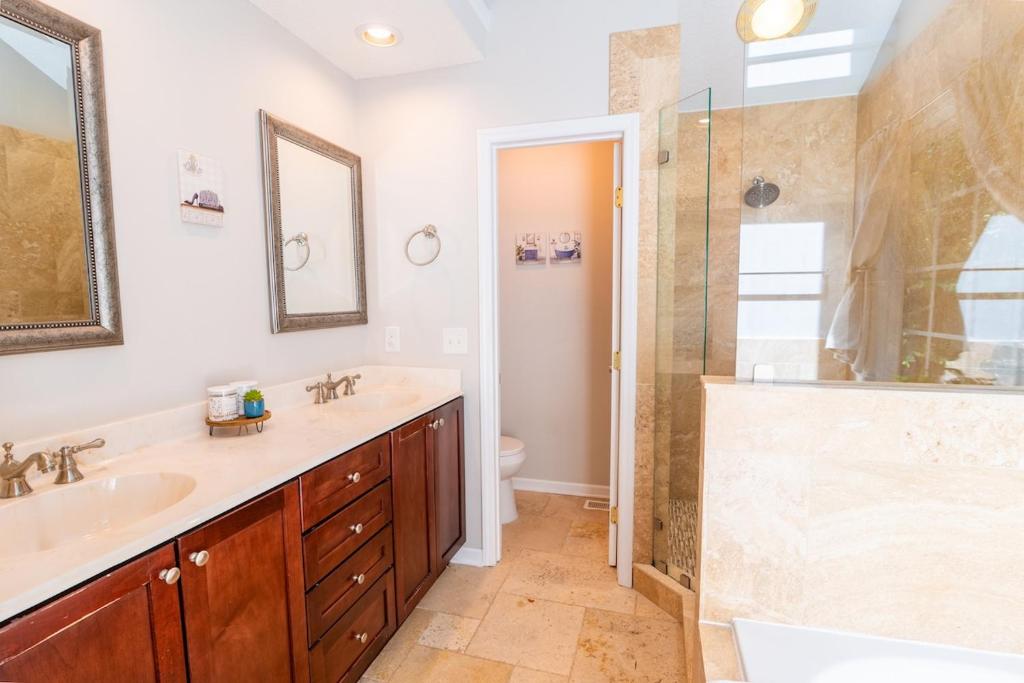 3 Beds, Kids Friendly Ranch,Jaccuzzi Tub,Walk to Food Lion,Restaurant, Keurig , sleep noise machine,,Crib,5G - Image 7