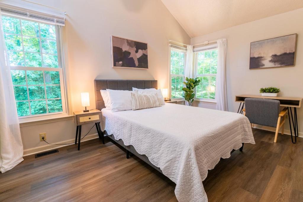 3 Beds, Kids Friendly Ranch,Jaccuzzi Tub,Walk to Food Lion,Restaurant, Keurig , sleep noise machine,,Crib,5G - Image 6