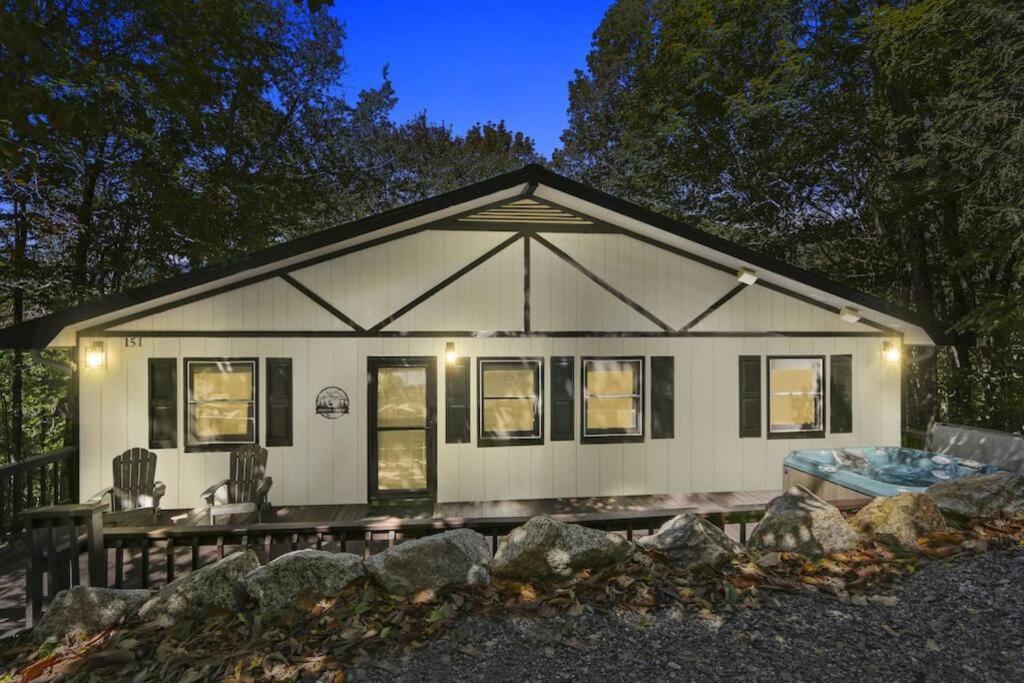 Hot Tub (Jacuzzi) - Photo 2