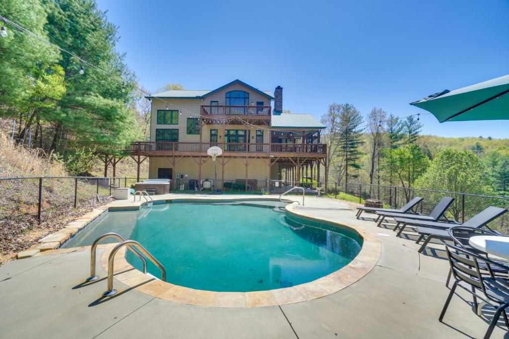 Expansive Home on 16 Acres with Smoky Mountain Views - Image 4
