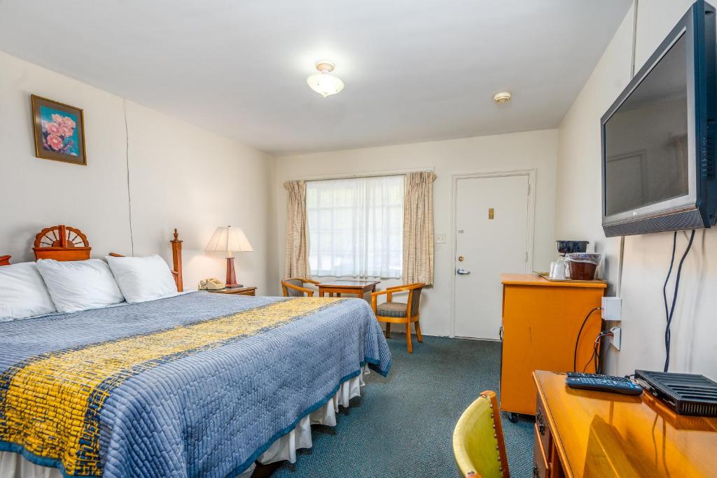 Parkway Inn - Image 4