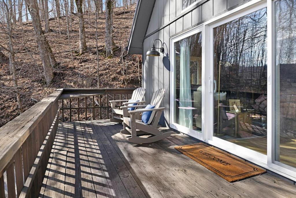 Chalet Getaway, Hot Tub, Pet Friendly! - Image 6