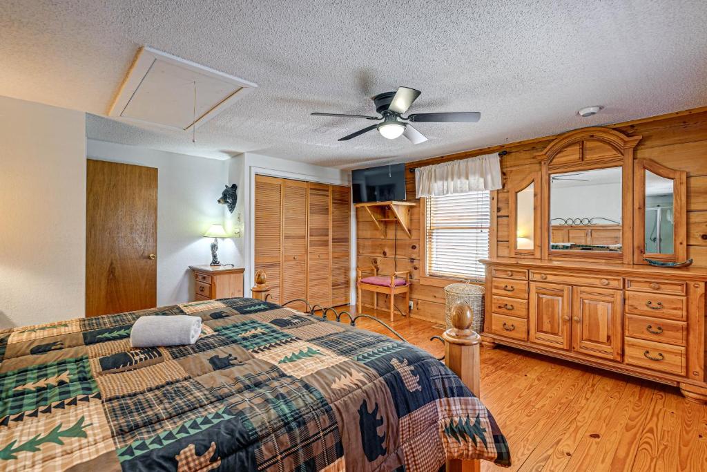 Bryson City Cabin with Hot Tub, Views and Pool Table! - Image 7