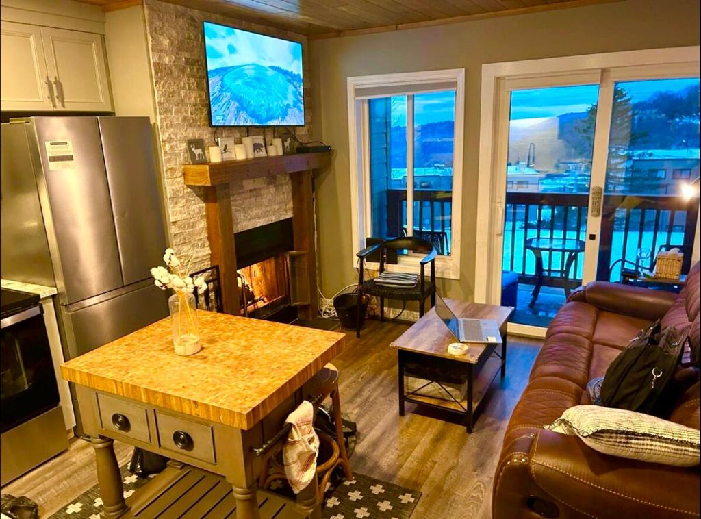 The Sugar Suite - Renovated with a View! Ski IN-OUT! Heated POOL, Hot tub, sauna, gym, AC, EV, adjustable bed - Image 5