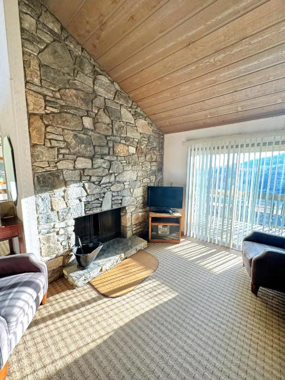 Fox Run at Lake Lure - Image 6