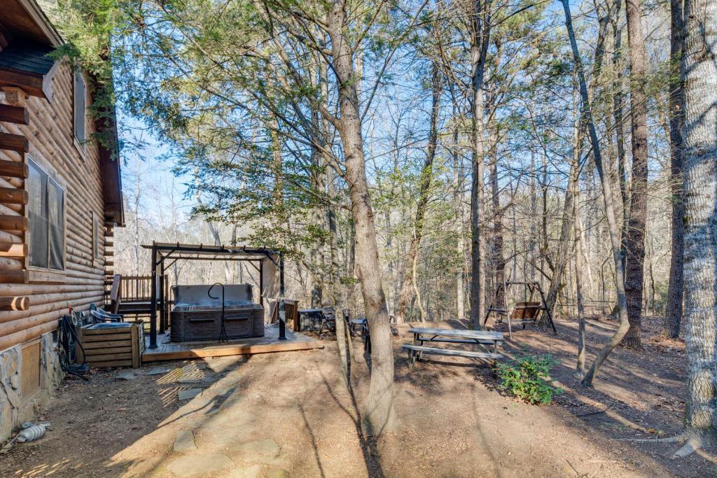 Hot Tub (Jacuzzi) - Photo 3