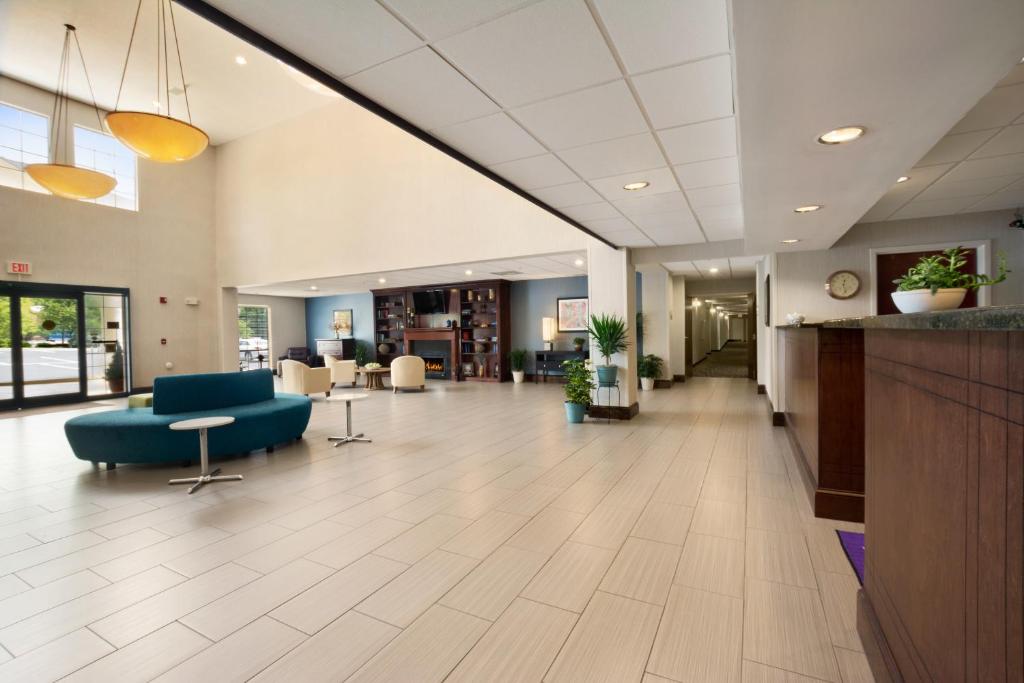 Wingate by Wyndham High Point Greensboro Airport South - Image 8