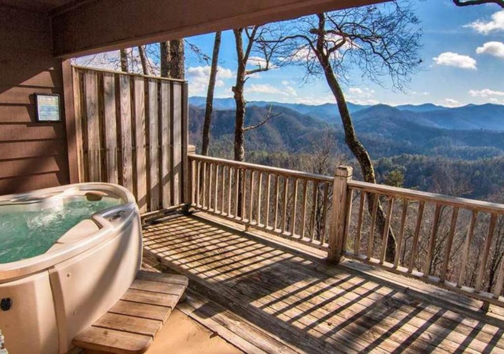 Snowbird Mountain Lodge Junior Suite Jacuzzi