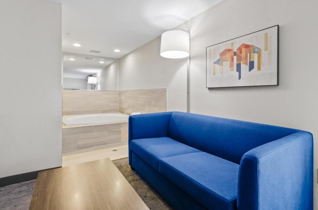 Holiday Inn Express Hotel & Suites Mount Airy by IHG