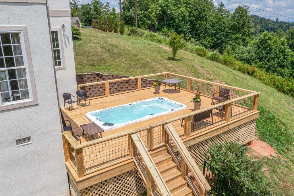 Hot Tub (Jacuzzi) - Photo 6