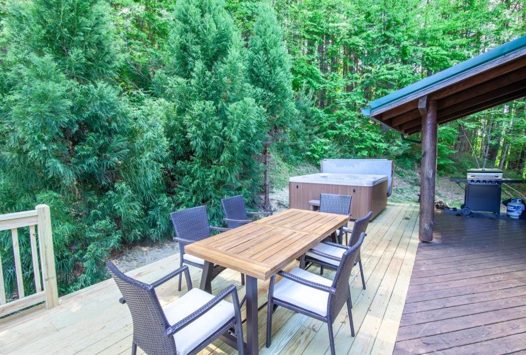 Hot Tub (Jacuzzi) - Photo 5