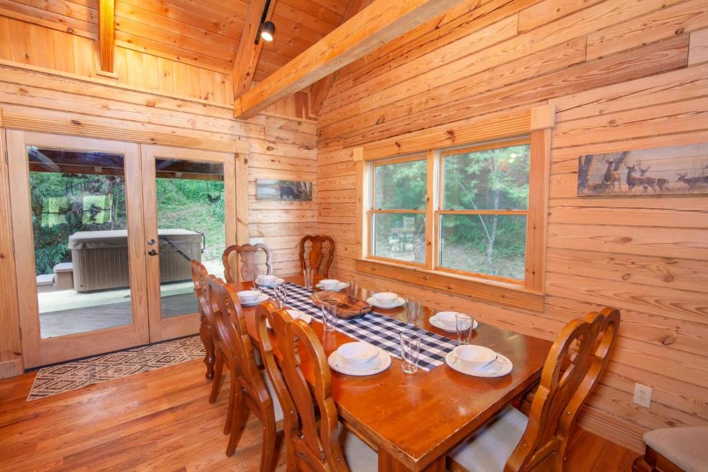 Hot Tub (Jacuzzi) - Photo 3