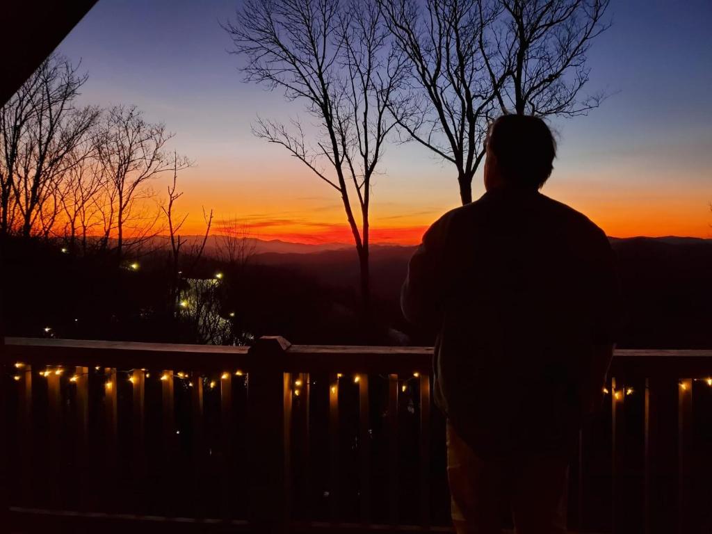 Come Enjoy the Mountain Sunsets, Near Asheville - Image 6