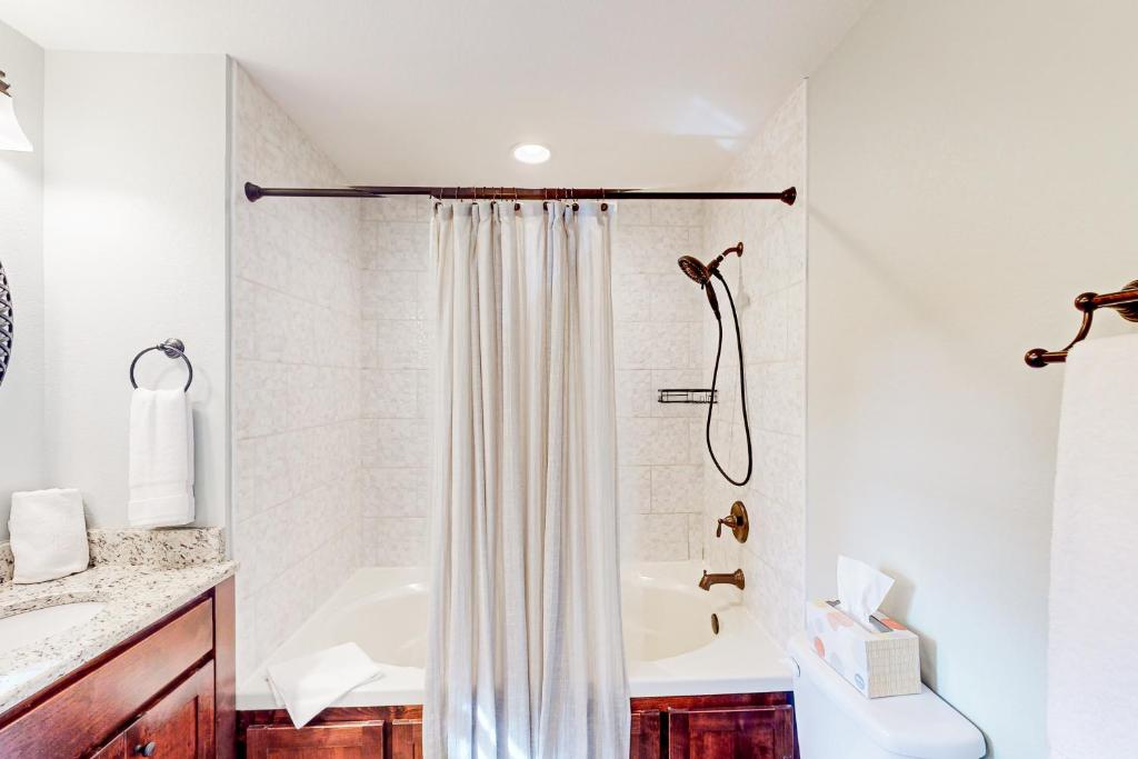 The Retreat at Fern Cove - Image 8