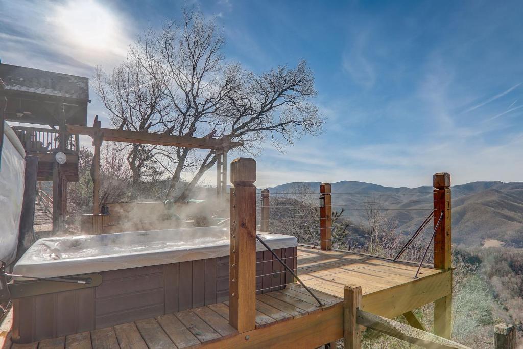 Hot Tub (Jacuzzi) - Photo 5