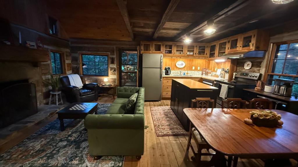 Hearth and Timber - A Black Mountain Retreat - Image 7