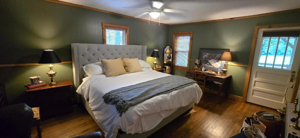 Hearth and Timber - A Black Mountain Retreat - Image 6